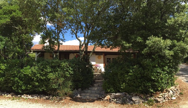 Sunny bungalow in Southern France