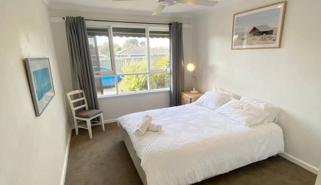 Sunny central stay, entire unit