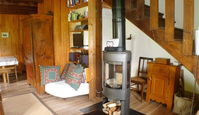 Sunny Chalet near Morillon Lifts - Spacious, Quiet, Great Amenities