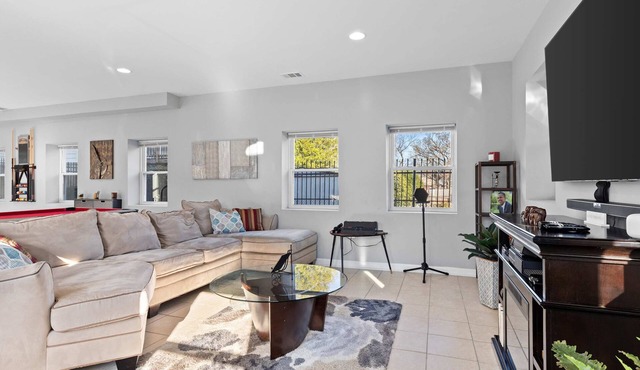 Sunny City Accommodations - Close to METRO and UMD