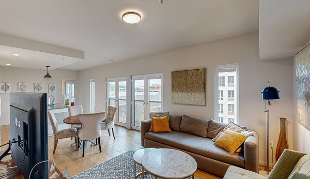 Sunny Condo in New Building with Great Walkable Locale