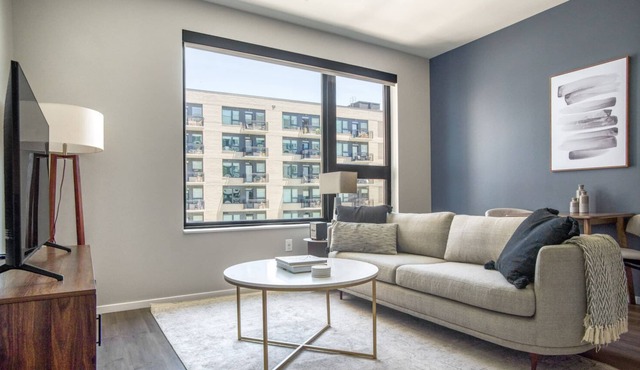 Sunny Congress Park 1BR w/ Gym & Pool, near shops & dining, by Blueground