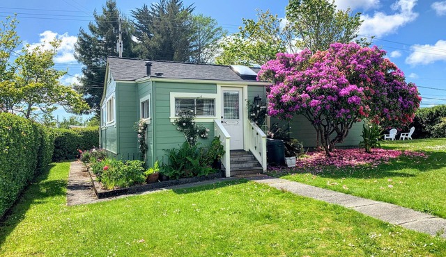 Sunny Cottage, Close to Town & Family Friendly