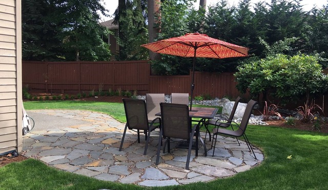 Sunny culdesac home: pet friendly fenced ac garage fireplace