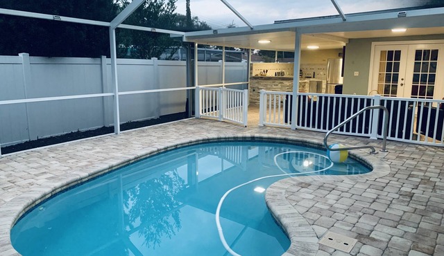 Sunny Days Heated/Salt Water Pool Home