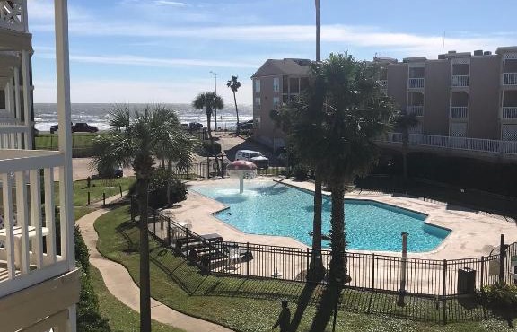 Sunny Daze Beachfront Condo