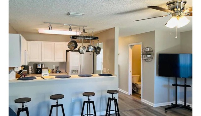 Sunny Daze: Home near Beaches and Air Force Bases