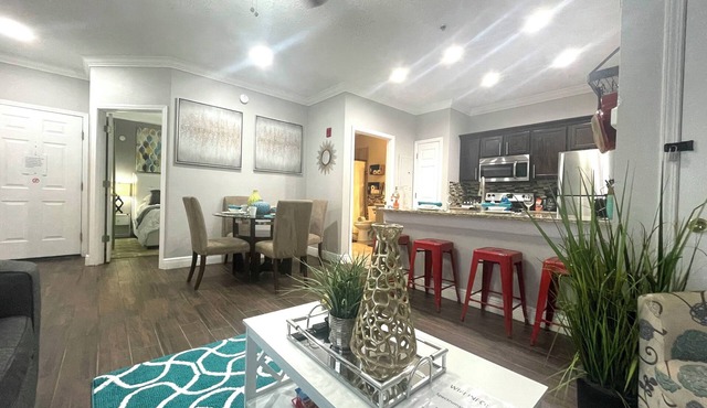 SUNNY DELIGHT! pets ok! UPDATED HEATED POOL VACATION CONDO.