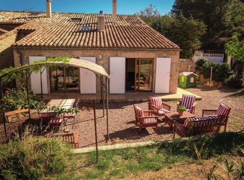 Sunny Escape to Serenity