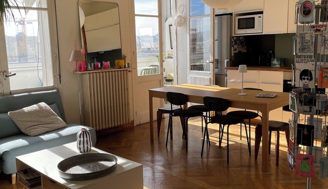 Sunny family apartment with veranda and unobstructed view. City center