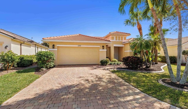 Sunny FL home! Beautiful pool setting! Close to Beaches! Peaceful neighborhood!