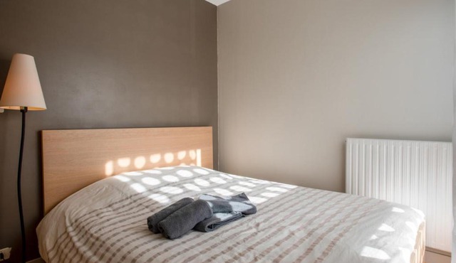 Sunny flat with balcony and parking very close to Vannes Old City - Welkeys