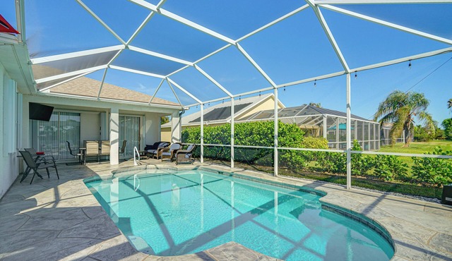 Sunny Fort Myers Home w/Heated Pool!
