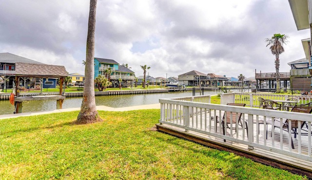 Sunny Freeport Home on Canal: Fish On-Site!