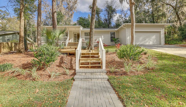 Sunny Gainesville Home ~ Half-Mi to UF Campus!