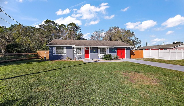 Sunny Getaway: Easy Access to Orlando & the Shore!