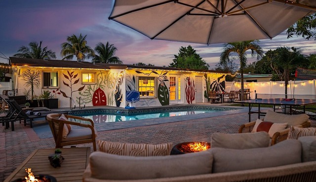 Sunny-Haven 3 Bedroom PoolVilla With GameRoom near the Beach & Shopping Centers