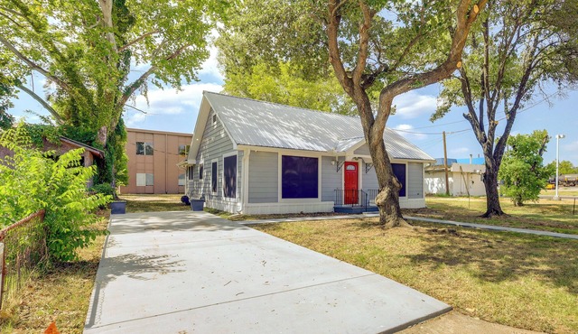 Sunny Hearne Home Near Universities!