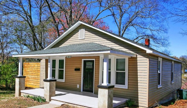 Sunny Hill Lincolnton Cottage | 4 Beds Close to Main St Shopping, Outdoor Deck