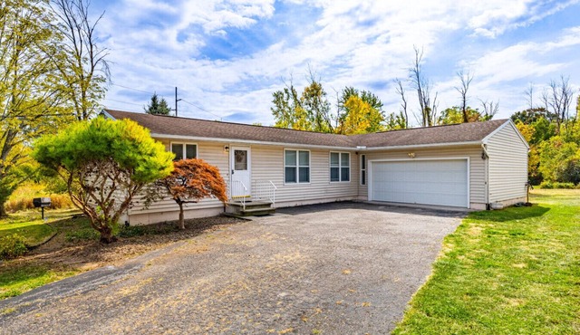 Sunny Home in Private Setting