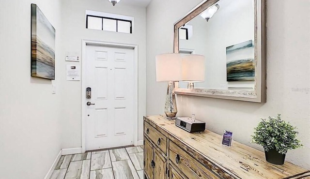 Sunny Home w/pool, hot tub, 12 miles from Disney