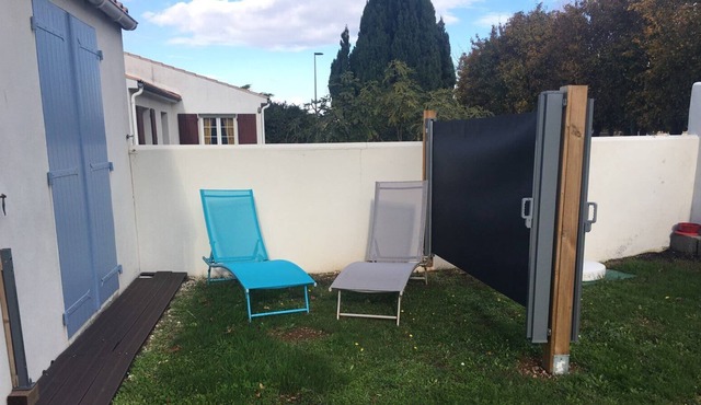 Sunny house 900m from the beach