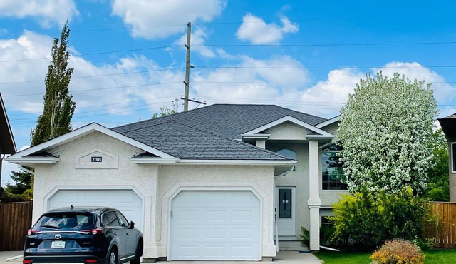 Sunny house· Gym · Entire Home in Premium Community · 4 Bedrooms & 3 Baths
