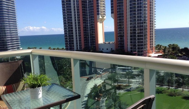 Sunny Isles Aparment