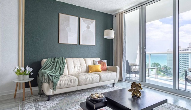 Sunny Isles Condo · King Bed · Pool · Gym · Beach