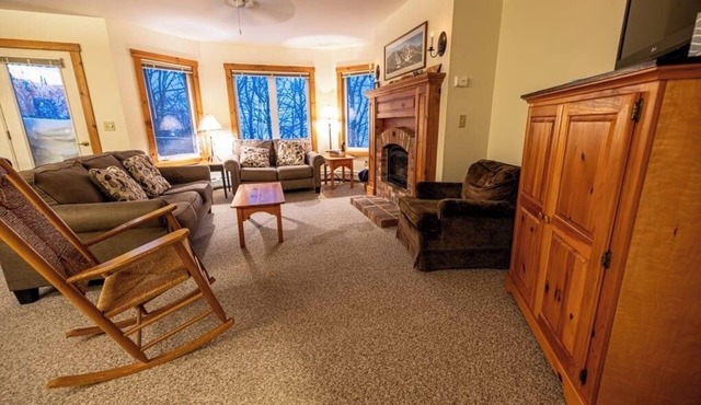 Sunny Jay Peak ski-in/ski-out condo w/fireplace!