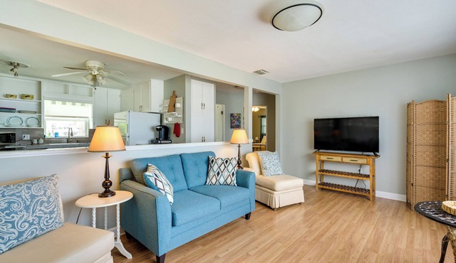 Sunny Lake Wales Getaway - 1 Mi to Downtown