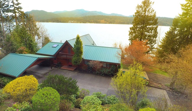 Sunny Lake Whatcom Waterfront Pvt 200' Beach/Dock/Boat Launch/Kayaks/SUP/Hot Tub