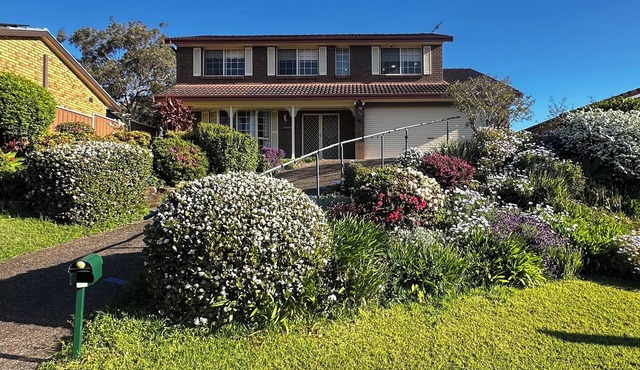 Sunny Lakeview Lodge- Perfect for Family & Friends