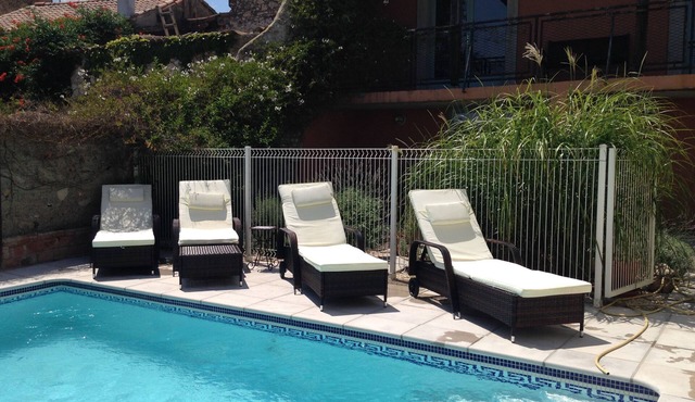 Sunny Languedoc - Secret Pool and Garden, Pet Friendly