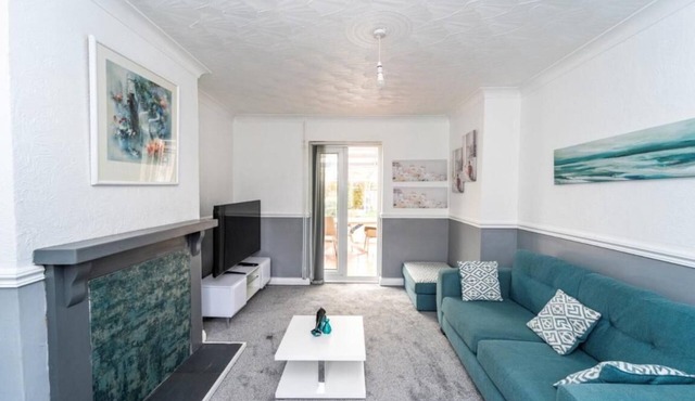 Sunny Lodge in Anstey - Spacious 3 Bedroom Home