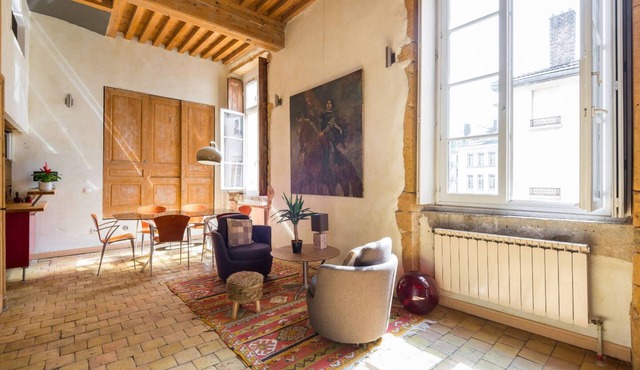 Sunny loft in the heart of Vieux Lyon