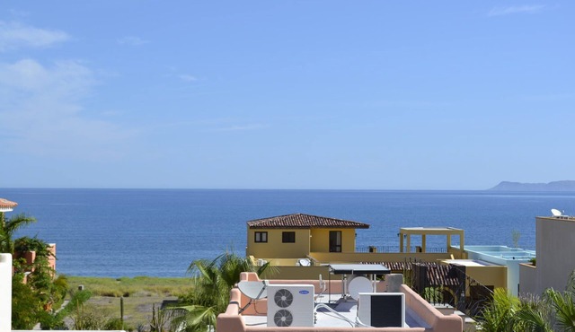 Sunny Loreto Bay Villa; steps to beach & pool; golf, kayak, snorkel, explore