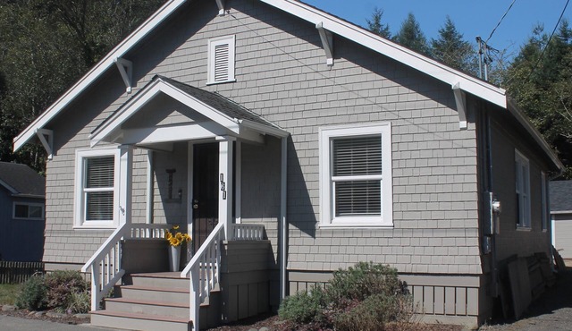 Sunny, Main Street, creekside home in the heart of the Victorian Village