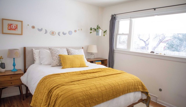 Sunny Mid-Century Modern 3-Bedroom, 2 Bath House near CU and trails!