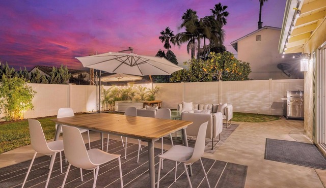 Sunny Modern Family Home I Near Beach + Eateries