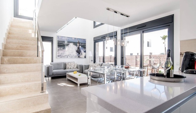 Sunny modern new villa (max. 6 pers.) With private pool