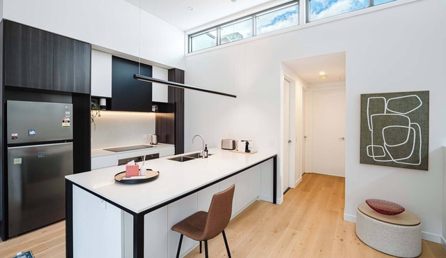 Sunny Modern Townhouse in Yarraville