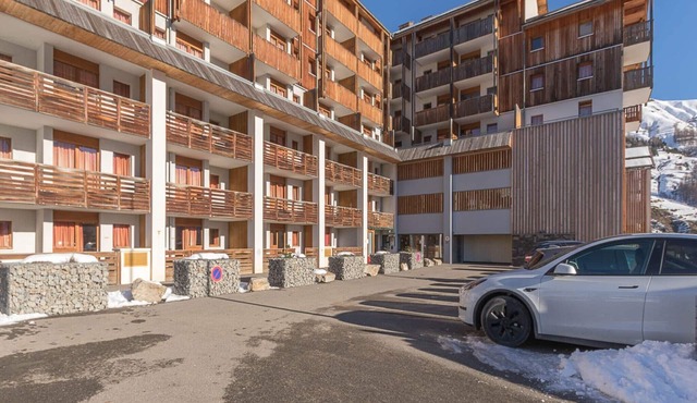 Sunny Mountain Retreat