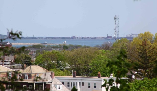 Sunny Ocean-View Suite near subway w/kitchen & private bath