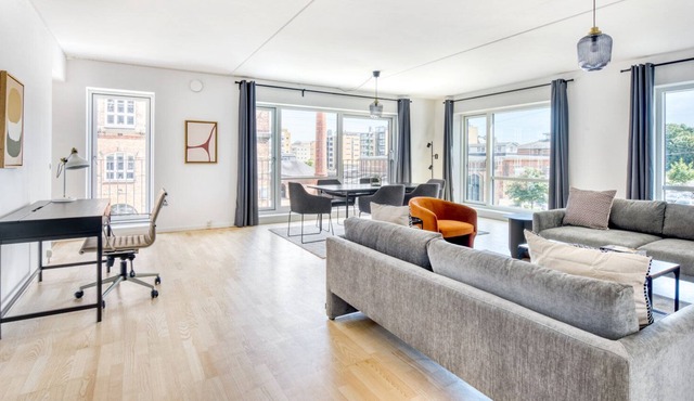 Sunny Østerbro 2BR w/ W/D & Storage nr Langelinie, by Blueground
