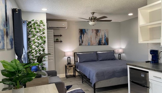 Sunny Palms Inn