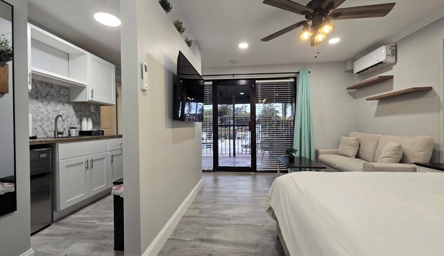 Sunny Palms Inn