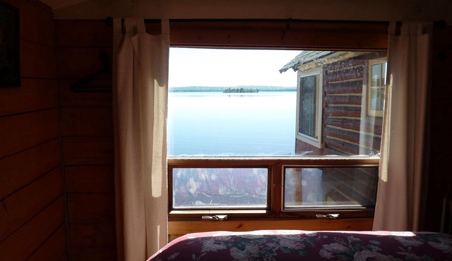Sunny Peaceful Log Cabin SW Exposure, Sandy Beach and Sunsets