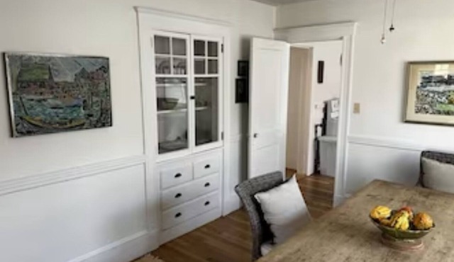 Sunny, Quiet, Convenient, Third Floor Apartment