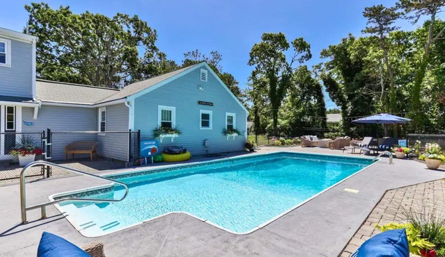 Sunny Rays: Where Poolside Bliss Meets Ocean Breeze!"